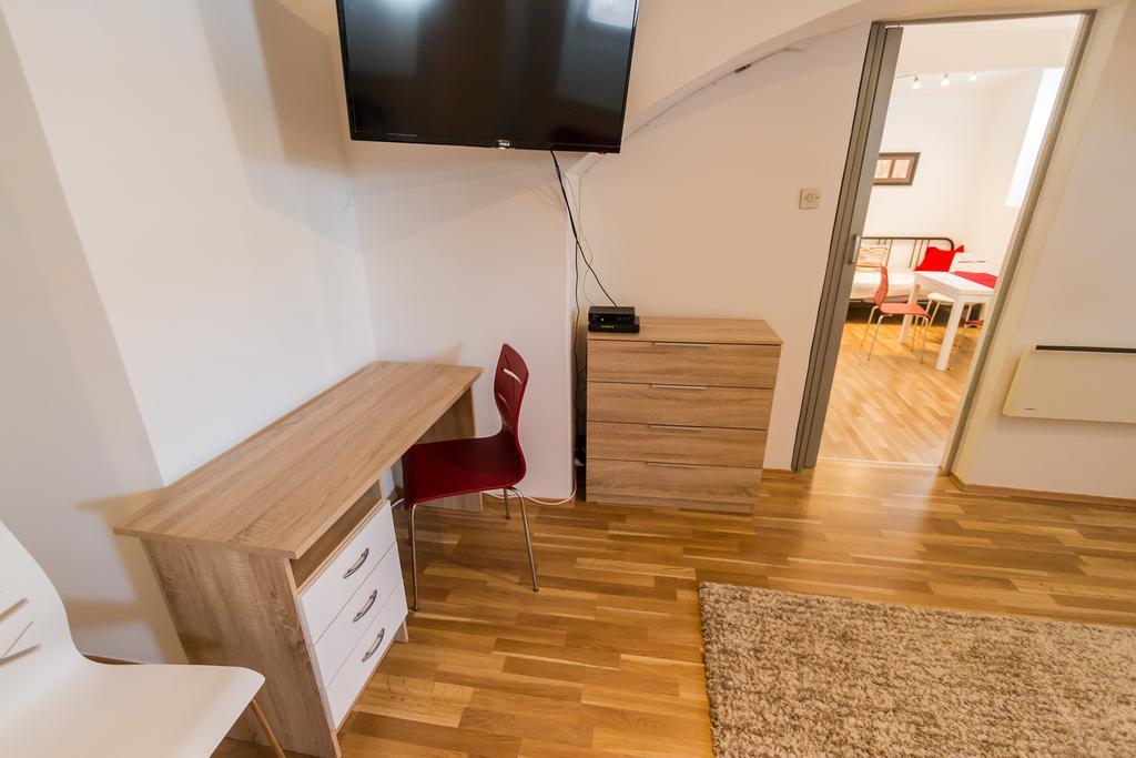 Apartment At Pavilion Загреб Екстериор снимка