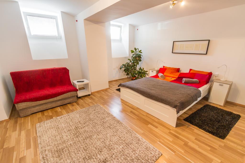 Apartment At Pavilion Загреб Екстериор снимка